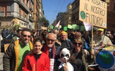 SCIOPERO CLIMA: DALLA PENISOLA SORRENTINA  I RAGAZZI DEL WWF YOUNG AL CORTEO DI NAPOLI