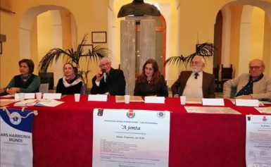 Ars Harmonia Mundi di Letizia Caiazzo riporta l’Esasperatismo in Sala Consiliare a Sorrento