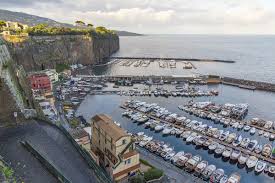 PIANO DI SORRENTO: RIATTIVATO IL SERVIZIO ASCENSORE PER IL MARE